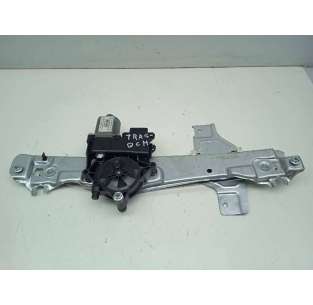 ELEVALUNAS TRASERO DERECHO...