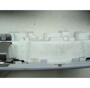 LUZ INTERIOR PEUGEOT 2008... 2