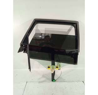 ELEVALUNAS TRASERO DERECHO...