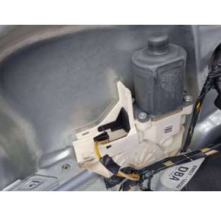 ELEVALUNAS DELANTERO... 2