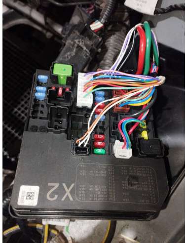 CAJA RELES / FUSIBLES NISSAN LEAF...