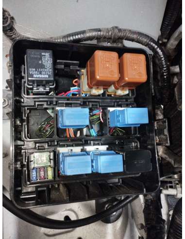 CAJA RELES / FUSIBLES NISSAN LEAF...