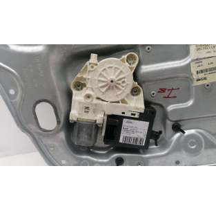 ELEVALUNAS TRASERO...