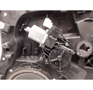 ELEVALUNAS DELANTERO... 2