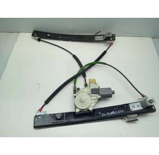 ELEVALUNAS DELANTERO...