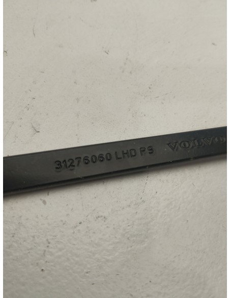 Recambio de brazo limpia delantero derecho para volvo v40 kinetic referencia OEM IAM 31276060  