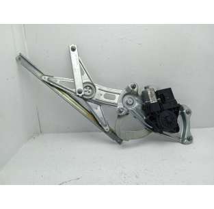 ELEVALUNAS TRASERO DERECHO...