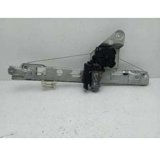 ELEVALUNAS TRASERO DERECHO...