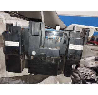 CAJA RELES / FUSIBLES... 2