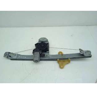 ELEVALUNAS DELANTERO...