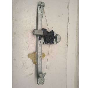 ELEVALUNAS DELANTERO...