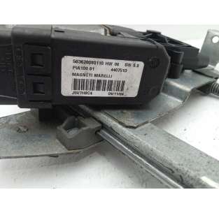 ELEVALUNAS DELANTERO... 2