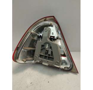 PILOTO TRASERO DERECHO... 2