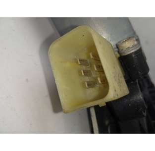 ELEVALUNAS DELANTERO... 2