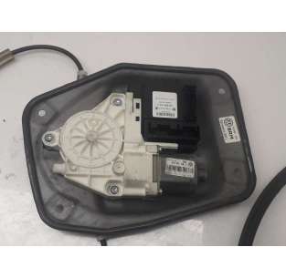 ELEVALUNAS DELANTERO...