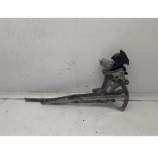 ELEVALUNAS TRASERO DERECHO...