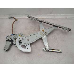 ELEVALUNAS TRASERO DERECHO...