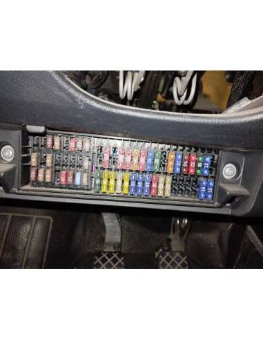 CAJA RELES / FUSIBLES SKODA FABIA...