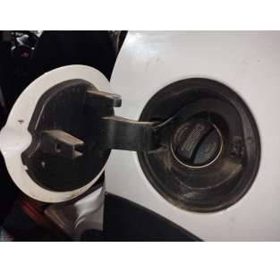 TAPA EXTERIOR COMBUSTIBLE... 2