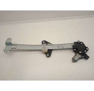 ELEVALUNAS TRASERO DERECHO...