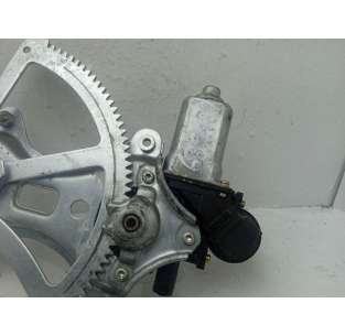 ELEVALUNAS DELANTERO... 2