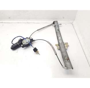 ELEVALUNAS DELANTERO...