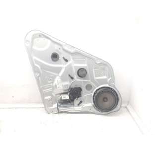 ELEVALUNAS TRASERO DERECHO...