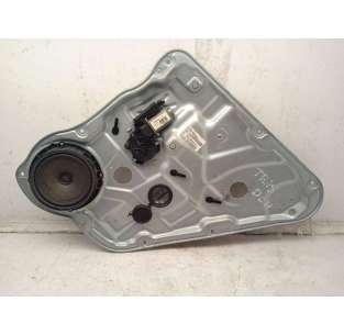 ELEVALUNAS TRASERO DERECHO...