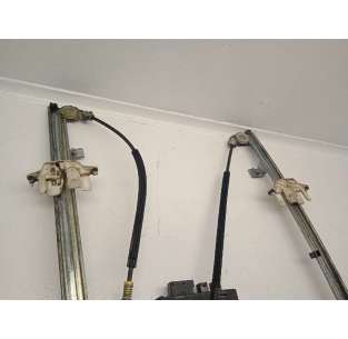 ELEVALUNAS DELANTERO... 2