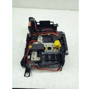 CAJA RELES / FUSIBLES...