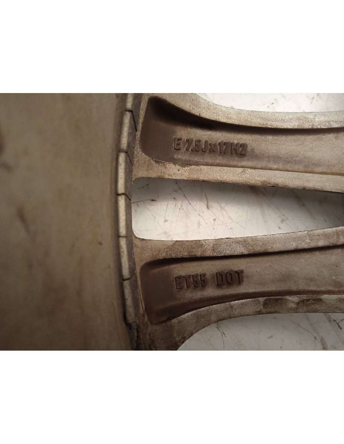 LLANTA FORD MONDEO BERLINA (CNG)... LLANTA FORD MONDEO BERLINA (CNG)...