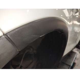 ALETIN TRASERO DERECHO FORD... 2