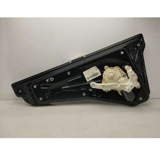 ELEVALUNAS TRASERO DERECHO...