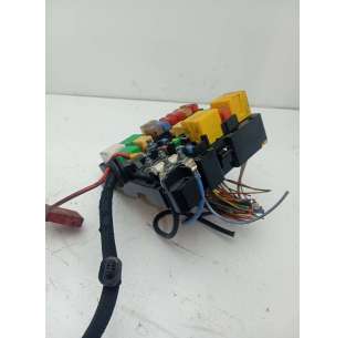 CAJA RELES / FUSIBLES... 2