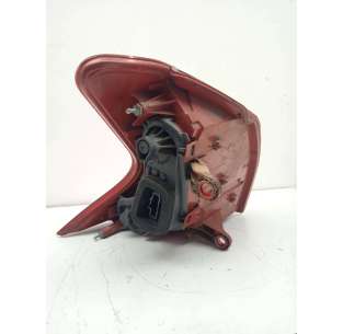 PILOTO TRASERO DERECHO... 2