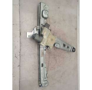 ELEVALUNAS DELANTERO...