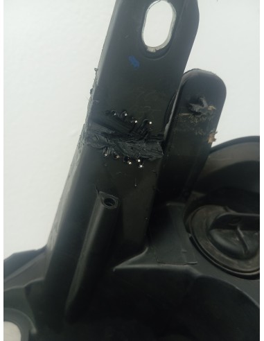 Recambio de faro derecho para peugeot bipper básico referencia OEM IAM 1353197080 PATILLA REPARADA 