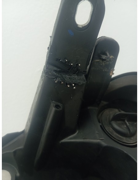 Recambio de faro derecho para peugeot bipper básico referencia OEM IAM 1353197080 PATILLA REPARADA 