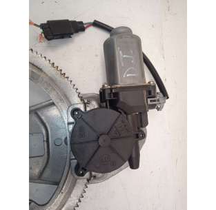 ELEVALUNAS DELANTERO... 2