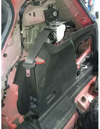 CINTURON SEGURIDAD TRASERO DERECHO...