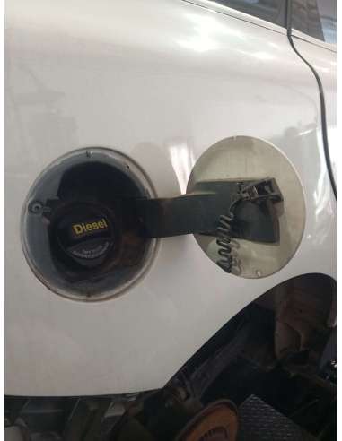 TAPA EXTERIOR COMBUSTIBLE VOLVO XC60...