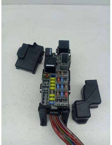 CAJA RELES / FUSIBLES VOLVO XC60...