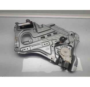 ELEVALUNAS TRASERO DERECHO...