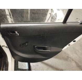 GUARNECIDO PUERTA TRASERA... 2