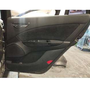 GUARNECIDO PUERTA TRASERA...