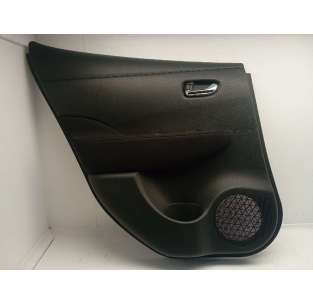 GUARNECIDO PUERTA TRASERA...