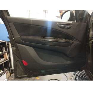 GUARNECIDO PUERTA DELANTERA...