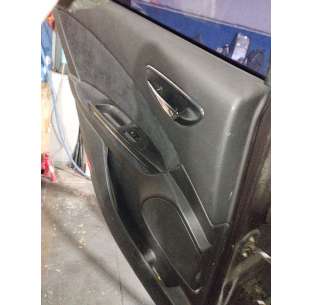 GUARNECIDO PUERTA TRASERA... 2