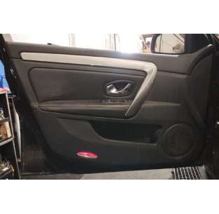 GUARNECIDO PUERTA DELANTERA...