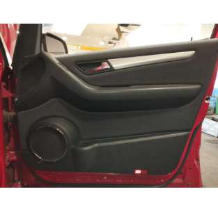 GUARNECIDO PUERTA DELANTERA...